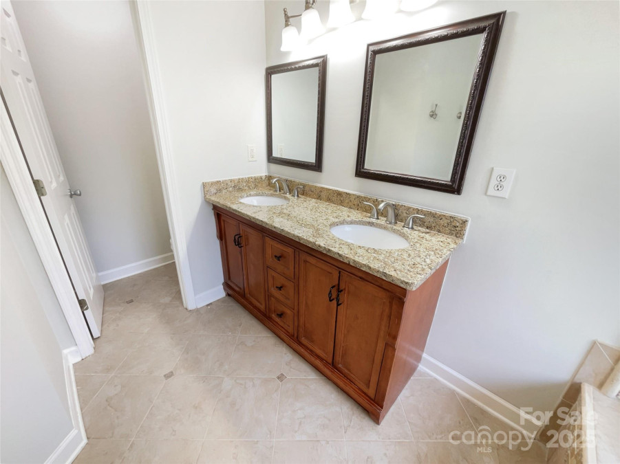 12025 Willingdon Rd Huntersville, NC 28078