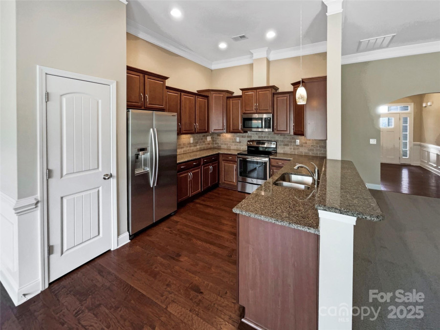 8804 Artesa Mill Ln Charlotte, NC 28214