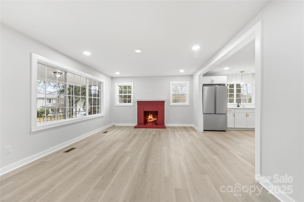 723 Wood St Statesville, NC 28677