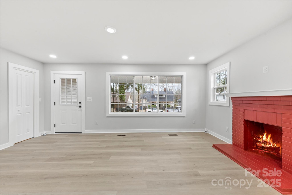 723 Wood St Statesville, NC 28677