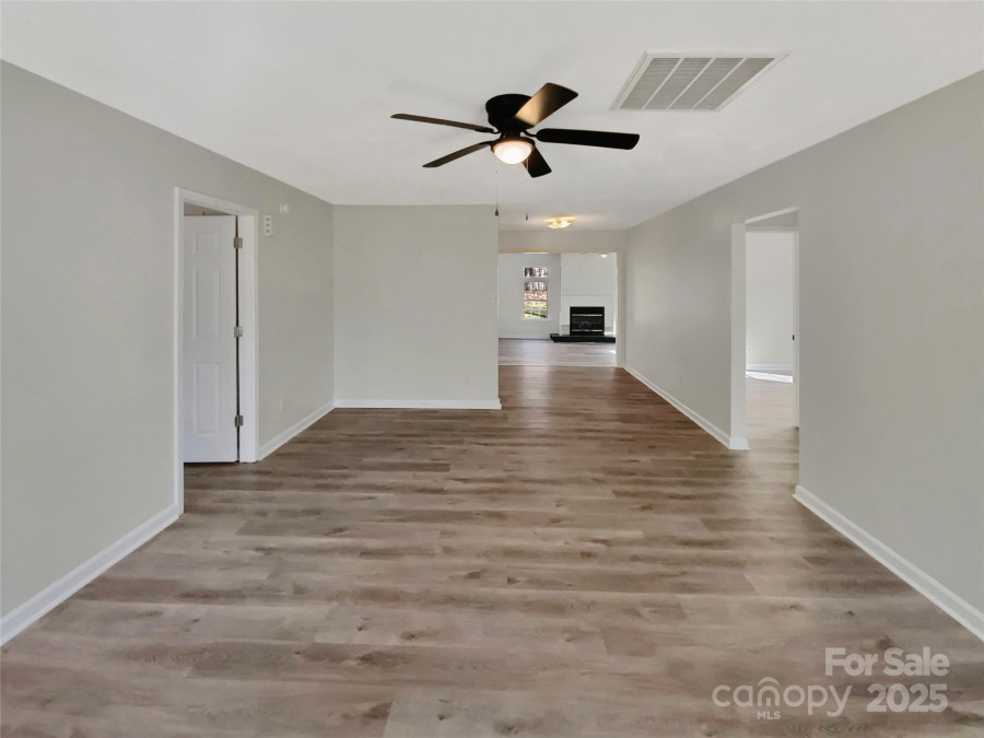 215 Creek View Rd Mooresville, NC 28117