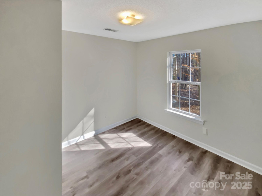 215 Creek View Rd Mooresville, NC 28117