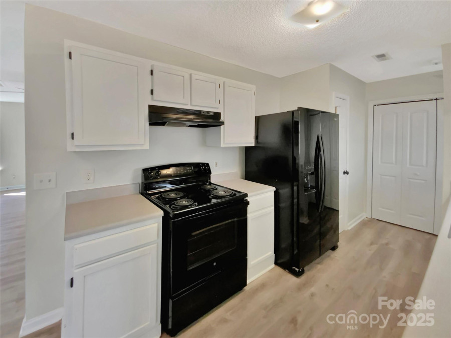 215 Creek View Rd Mooresville, NC 28117