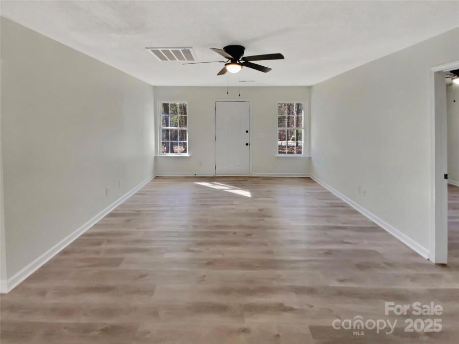215 Creek View Rd Mooresville, NC 28117