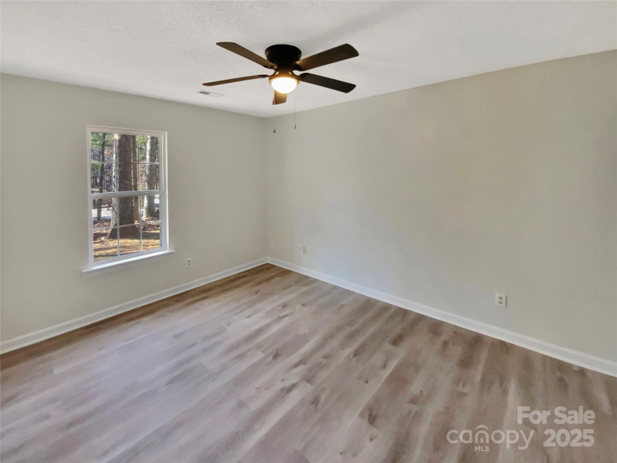 215 Creek View Rd Mooresville, NC 28117