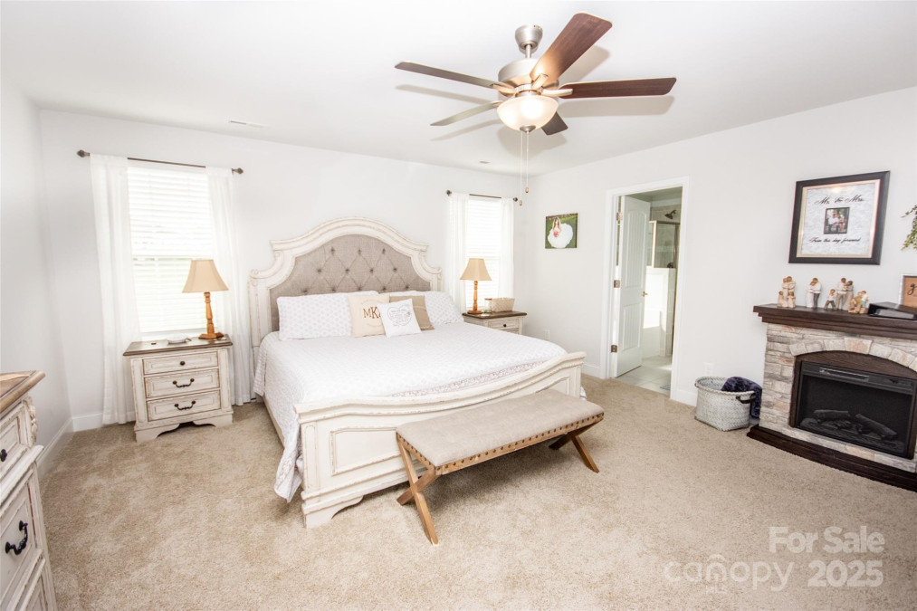 137 Tenth Green Ct Statesville, NC 28677