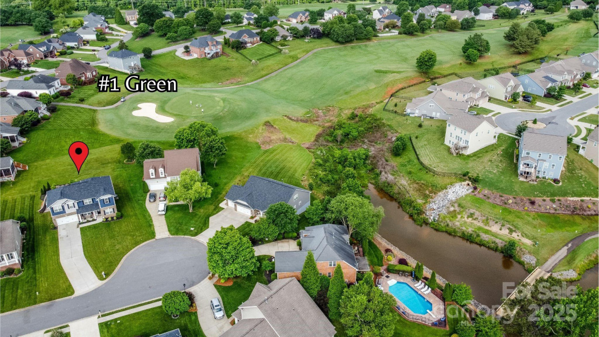 137 Tenth Green Ct Statesville, NC 28677