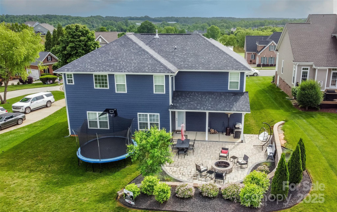 137 Tenth Green Ct Statesville, NC 28677