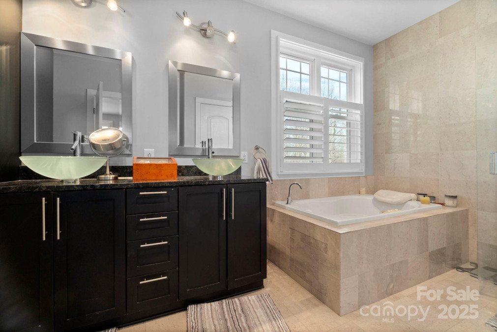 4915 Ardenwoods Dr Charlotte, NC 28215