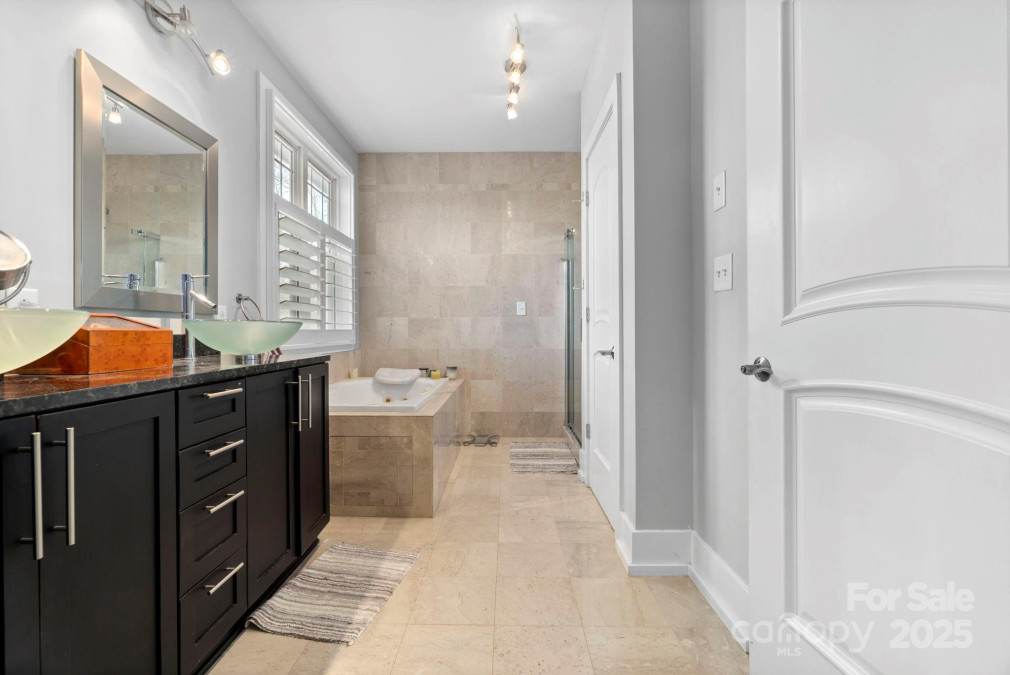 4915 Ardenwoods Dr Charlotte, NC 28215
