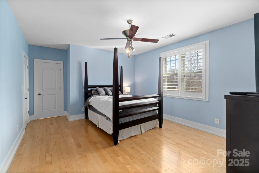 4915 Ardenwoods Dr Charlotte, NC 28215