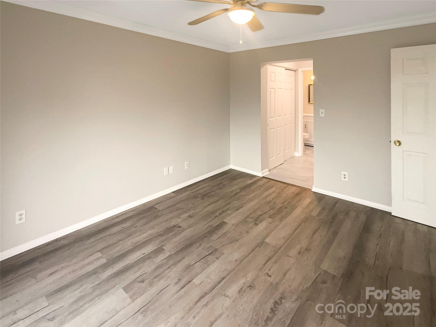 8069 Cedar Glen Dr Charlotte, NC 28212