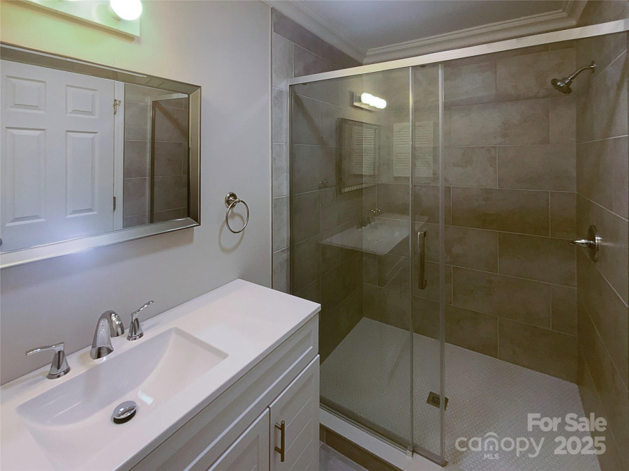 8069 Cedar Glen Dr Charlotte, NC 28212