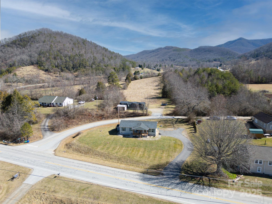 1729 Pisgah Hw Candler, NC 28715