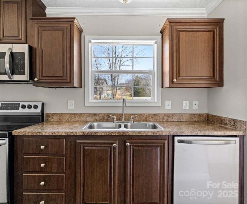 1729 Pisgah Hw Candler, NC 28715