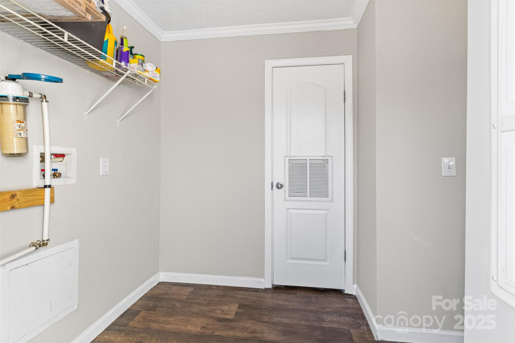 1729 Pisgah Hw Candler, NC 28715
