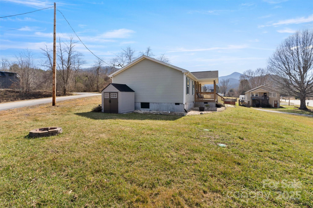 1729 Pisgah Hw Candler, NC 28715
