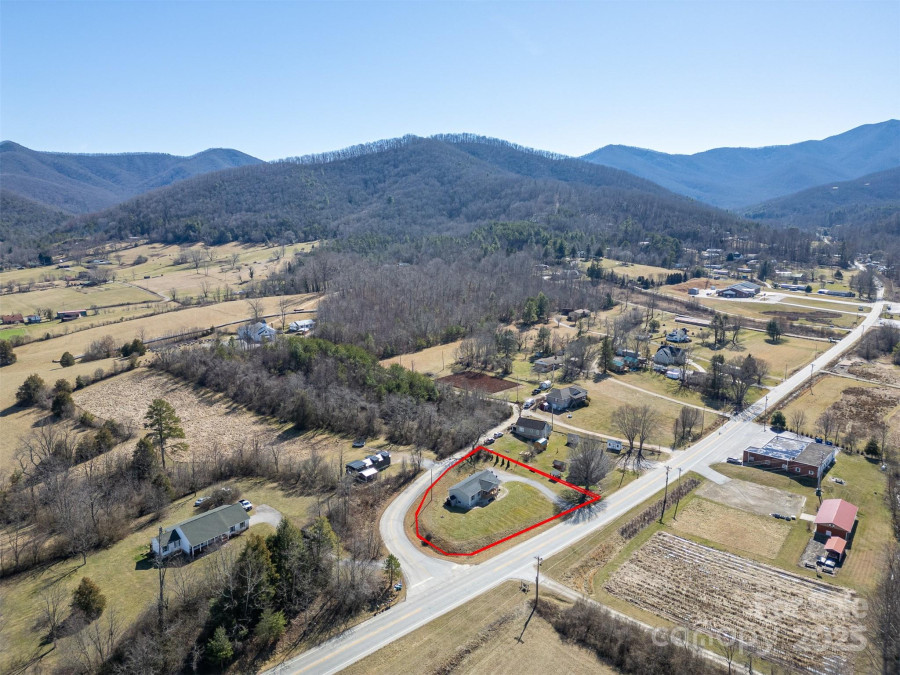 1729 Pisgah Hw Candler, NC 28715