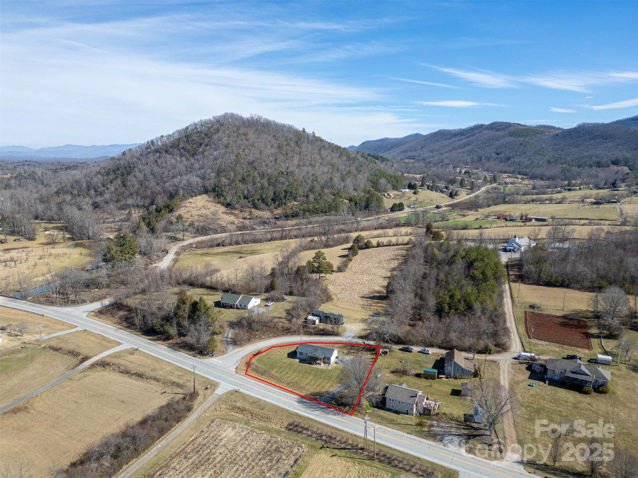1729 Pisgah Hw Candler, NC 28715