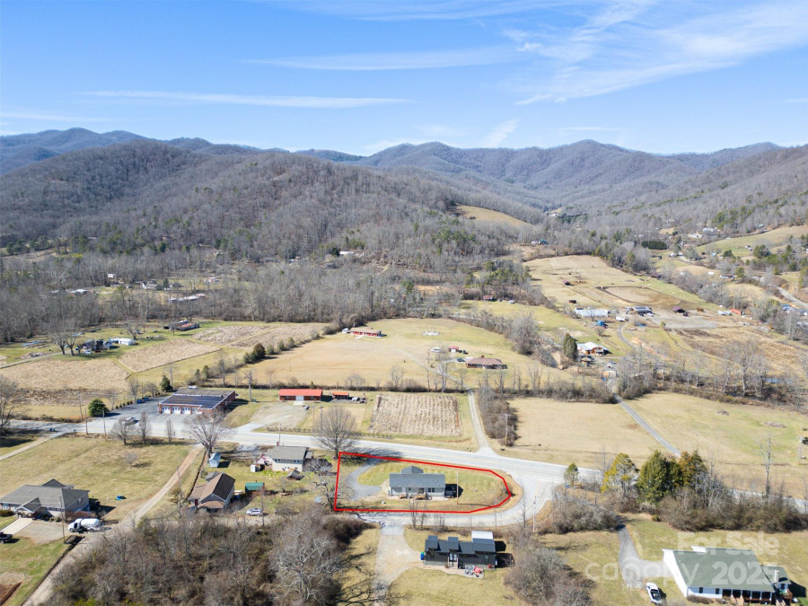 1729 Pisgah Hw Candler, NC 28715