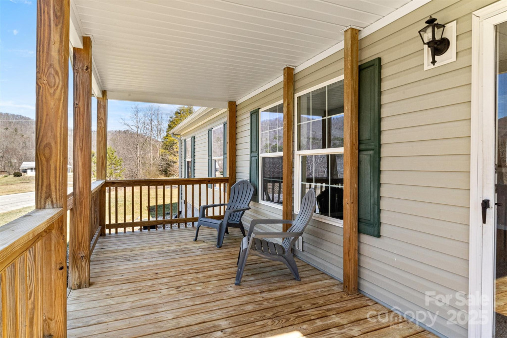1729 Pisgah Hw Candler, NC 28715