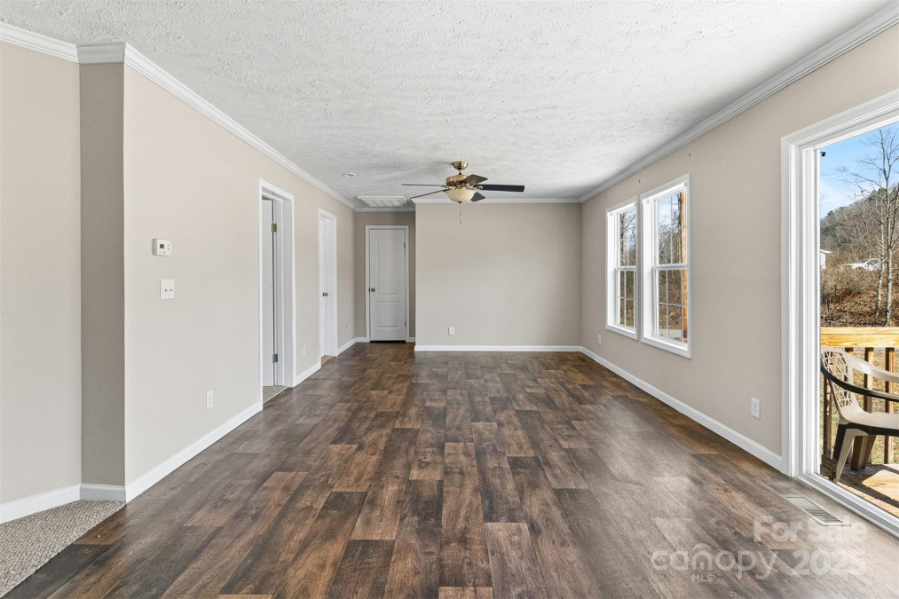 1729 Pisgah Hw Candler, NC 28715