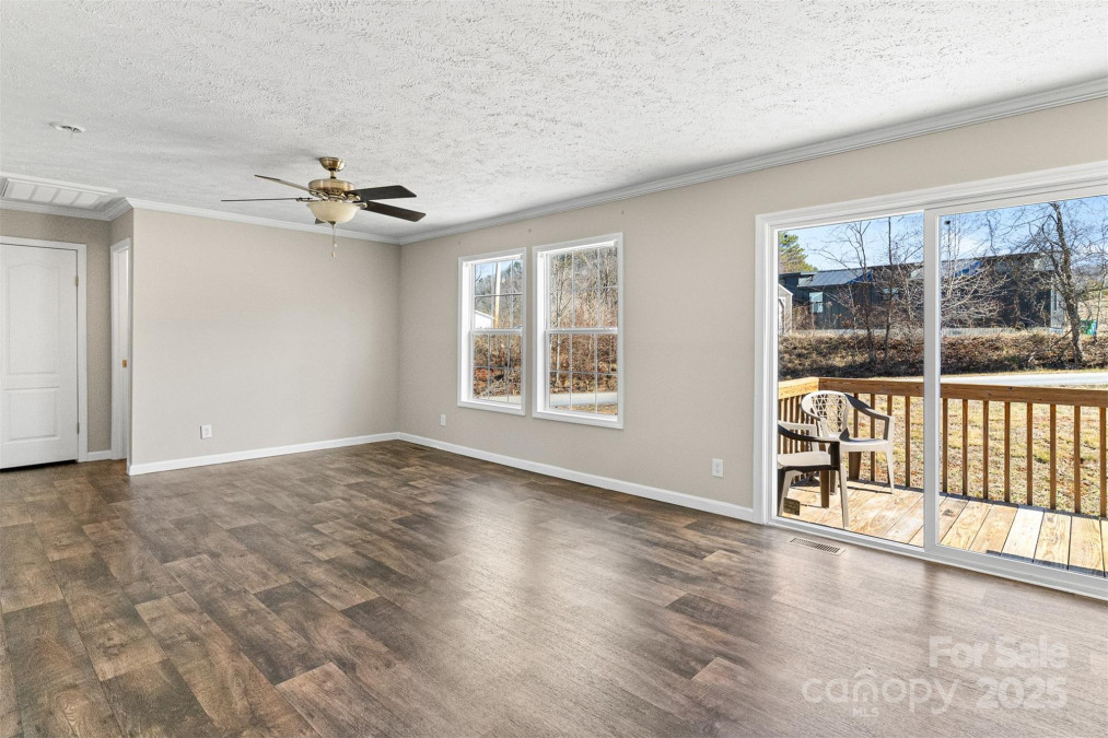 1729 Pisgah Hw Candler, NC 28715