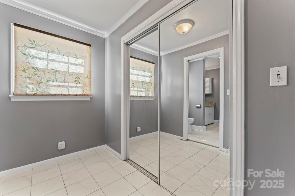8101 Kerrybrook Cir Charlotte, NC 28214