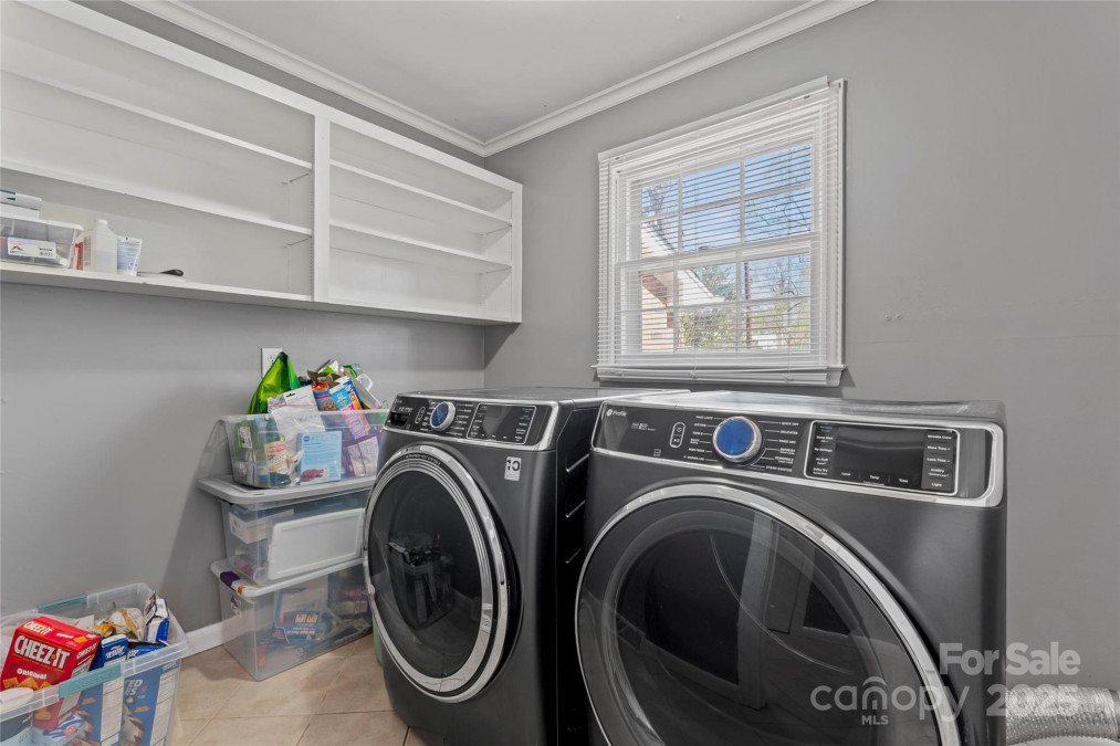 8101 Kerrybrook Cir Charlotte, NC 28214