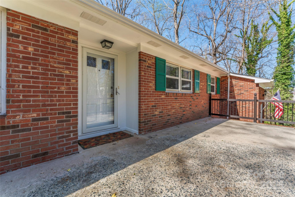8101 Kerrybrook Cir Charlotte, NC 28214