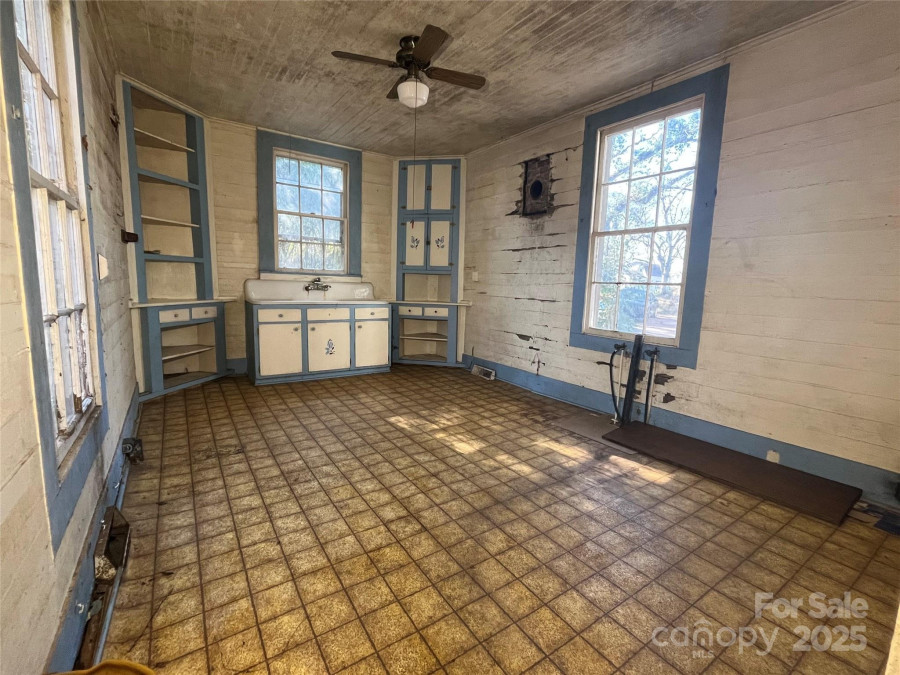 148 Center St Chester, SC 29706