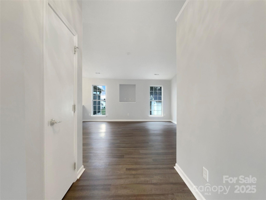 7926 Sir Barton Ct Charlotte, NC 28215
