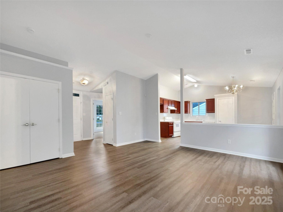7926 Sir Barton Ct Charlotte, NC 28215