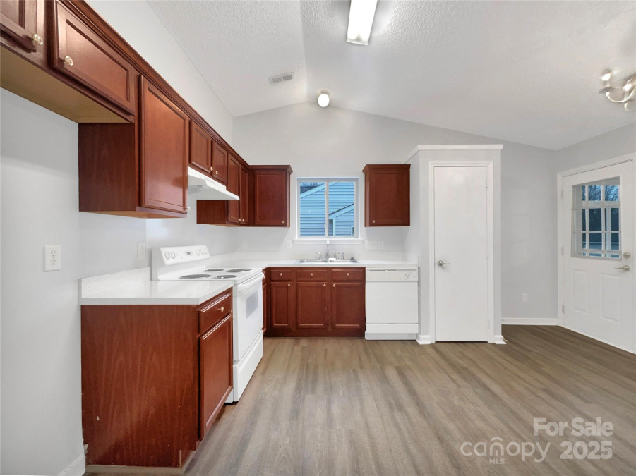 7926 Sir Barton Ct Charlotte, NC 28215