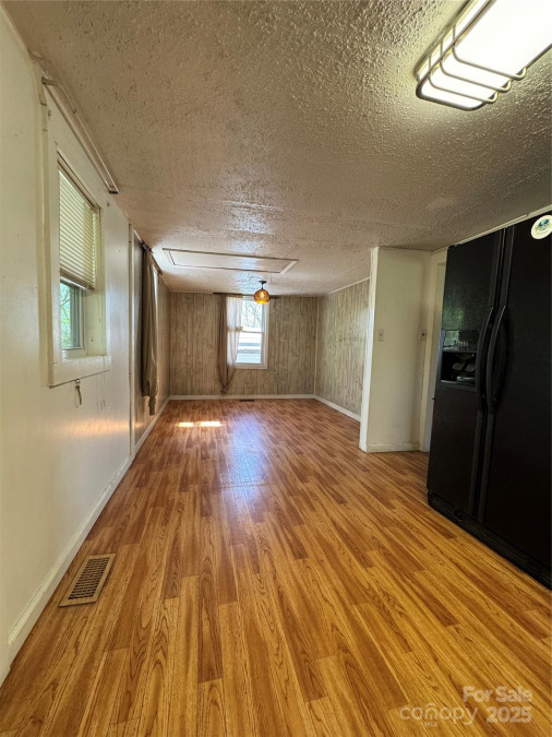 17 Jenny St Asheville, NC 28806