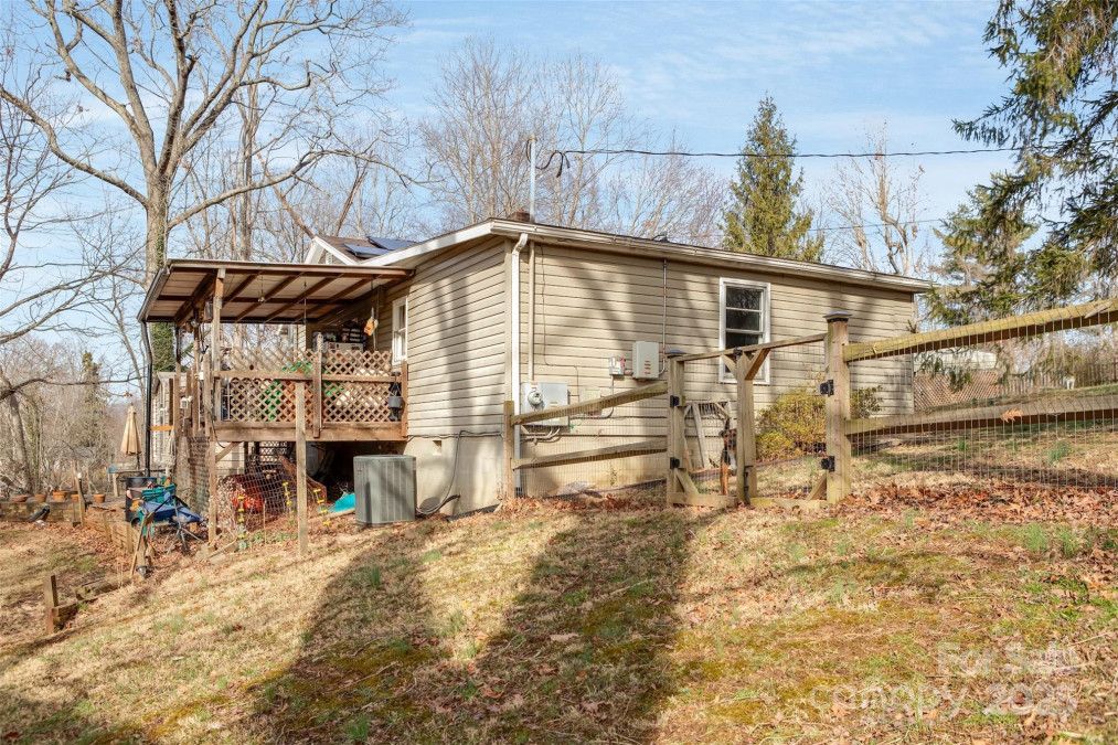 17 Jenny St Asheville, NC 28806