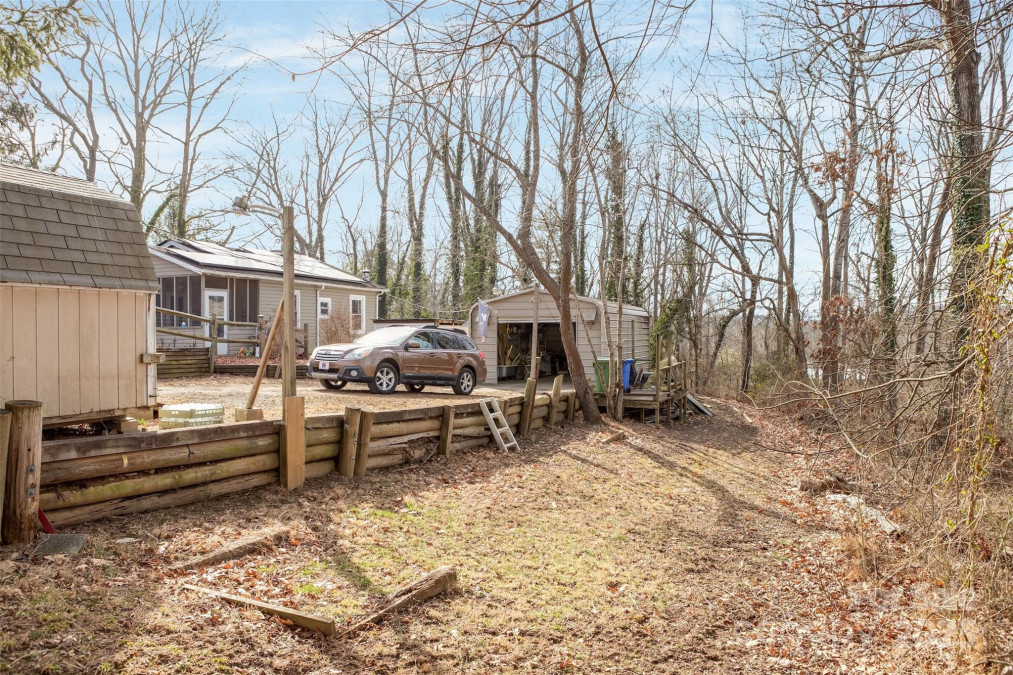 17 Jenny St Asheville, NC 28806