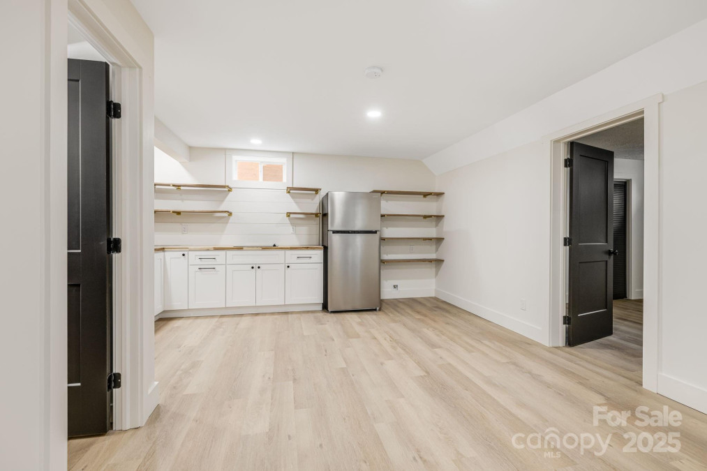 7 Angus Ln Asheville, NC 28805