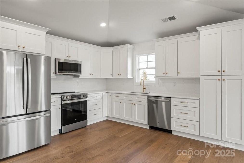2429 Ellen Ave Charlotte, NC 28208