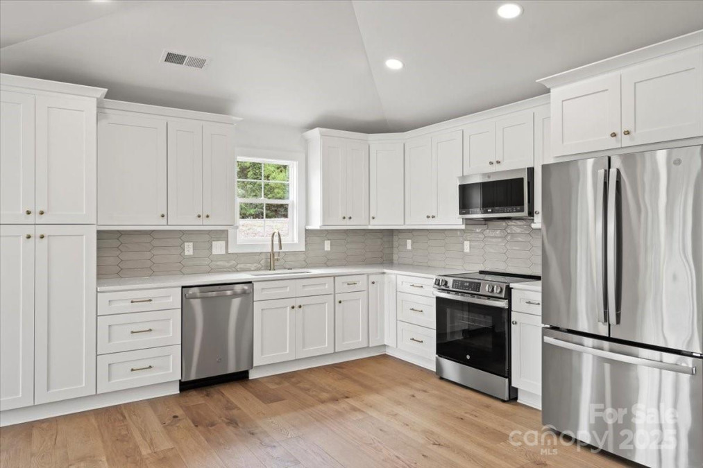 2425 Ellen Ave Charlotte, NC 28208