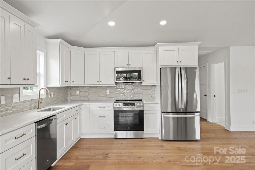2425 Ellen Ave Charlotte, NC 28208