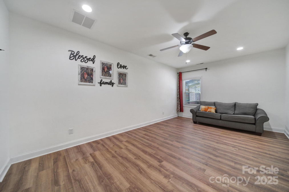 15637 Guthrie Dr Huntersville, NC 28078