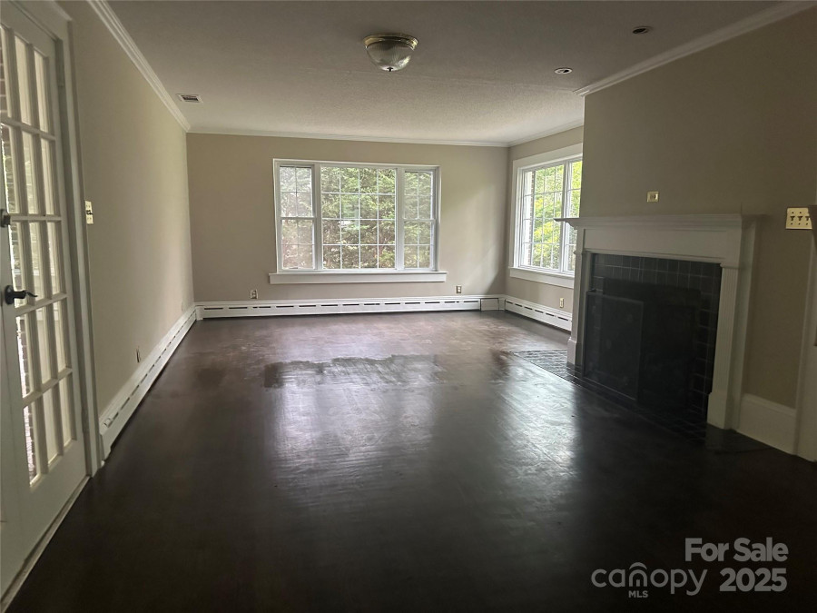 121 33rd Ave Hickory, NC 28601