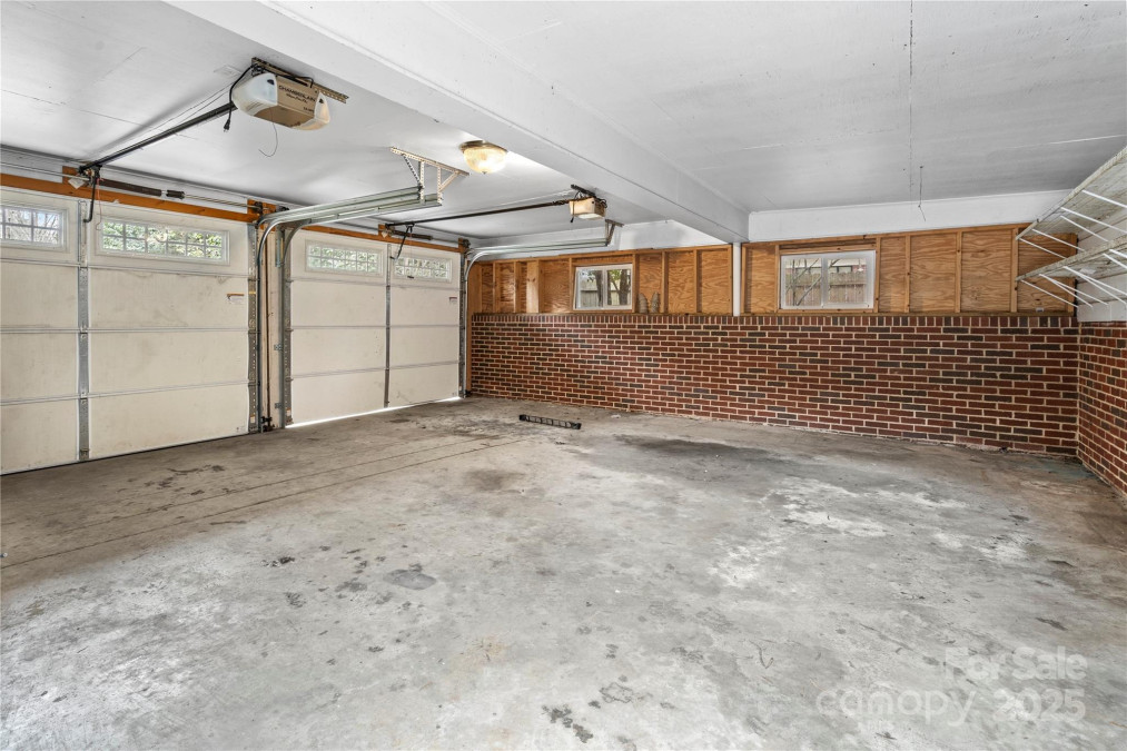 121 33rd Ave Hickory, NC 28601