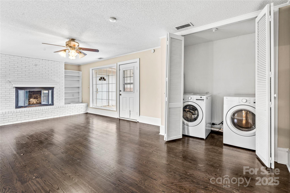121 33rd Ave Hickory, NC 28601