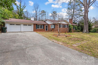 121 33rd Ave Hickory, NC 28601