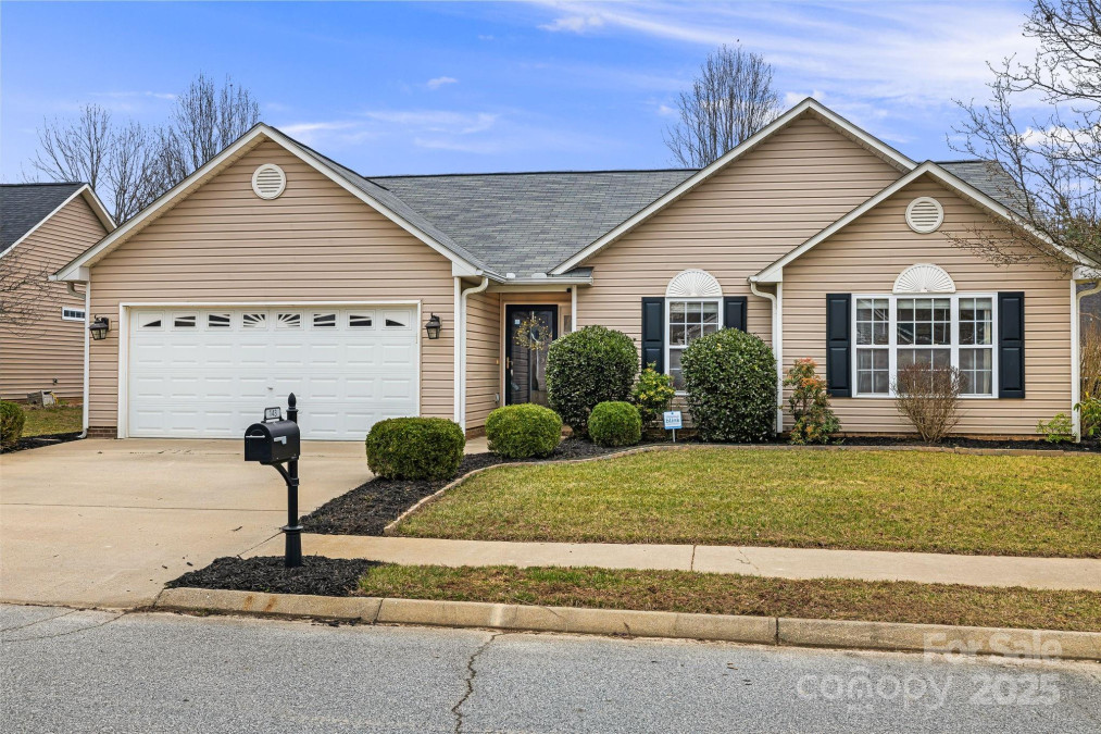 143 Sunberry Trl Fletcher, NC 28732
