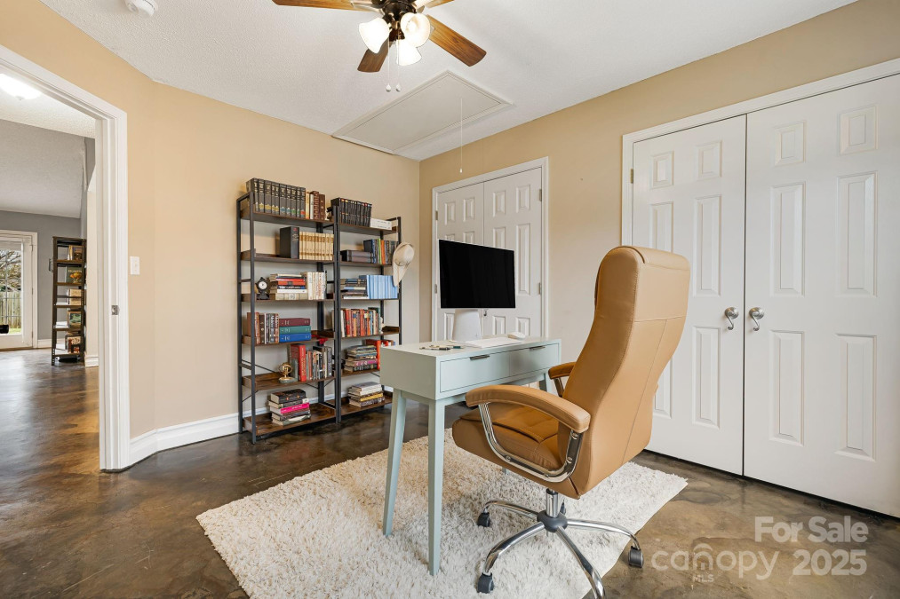 143 Sunberry Trl Fletcher, NC 28732