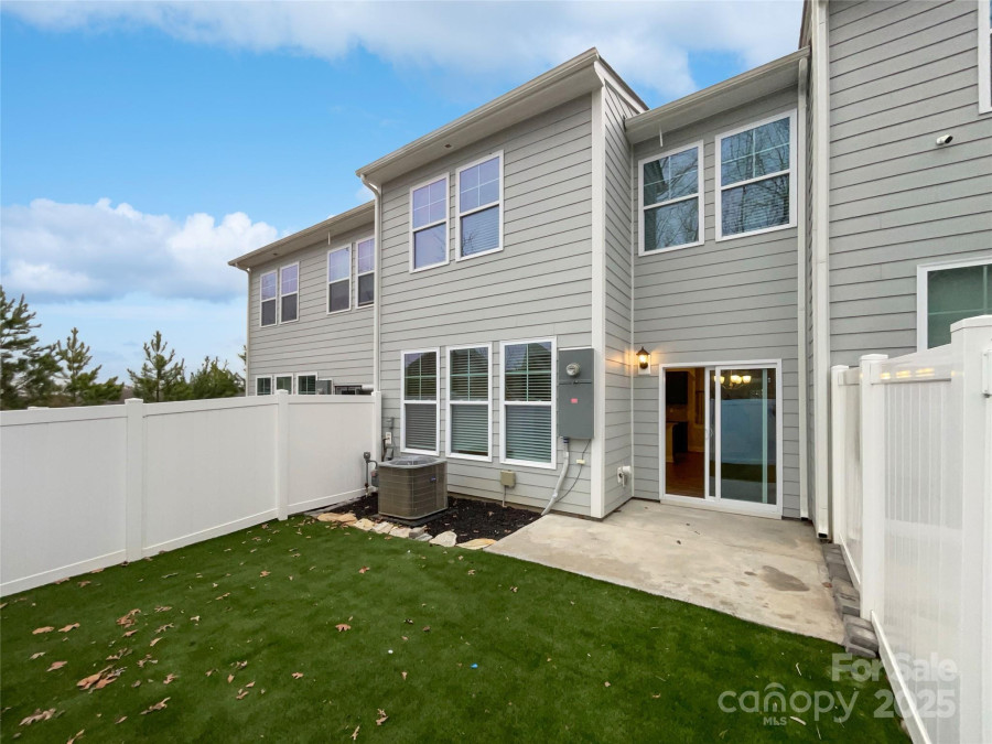 665 Cypress Glen Ln Clover, SC 29710