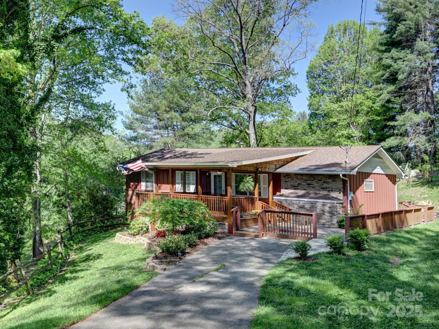 6 Westridge Ct Asheville, NC 28806